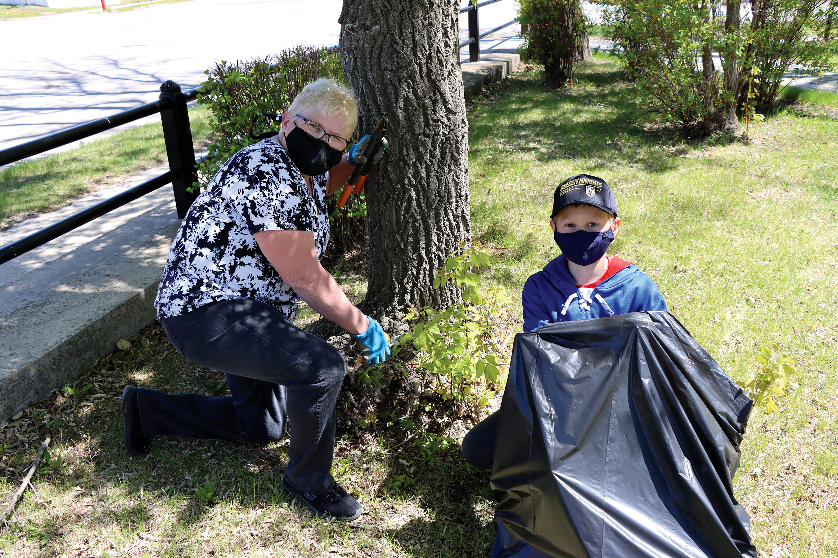 Devona Putland also lent a helping hand during the cleanup.