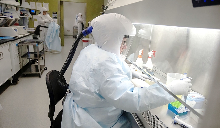 Inside a lab at the University of Saskatchewan's Vaccine and Infectious Disease Organization. (Photo: University of Saskatchewan)