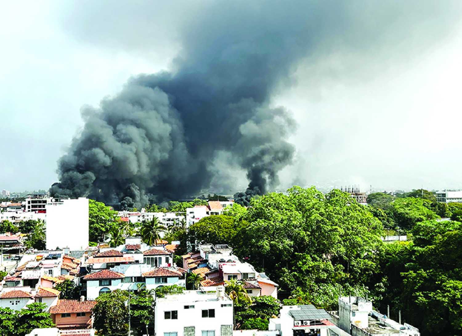 A photo taken by Randy Schiller of the smoke from the fire in the Costco parking lot in Puerto Vallarta.