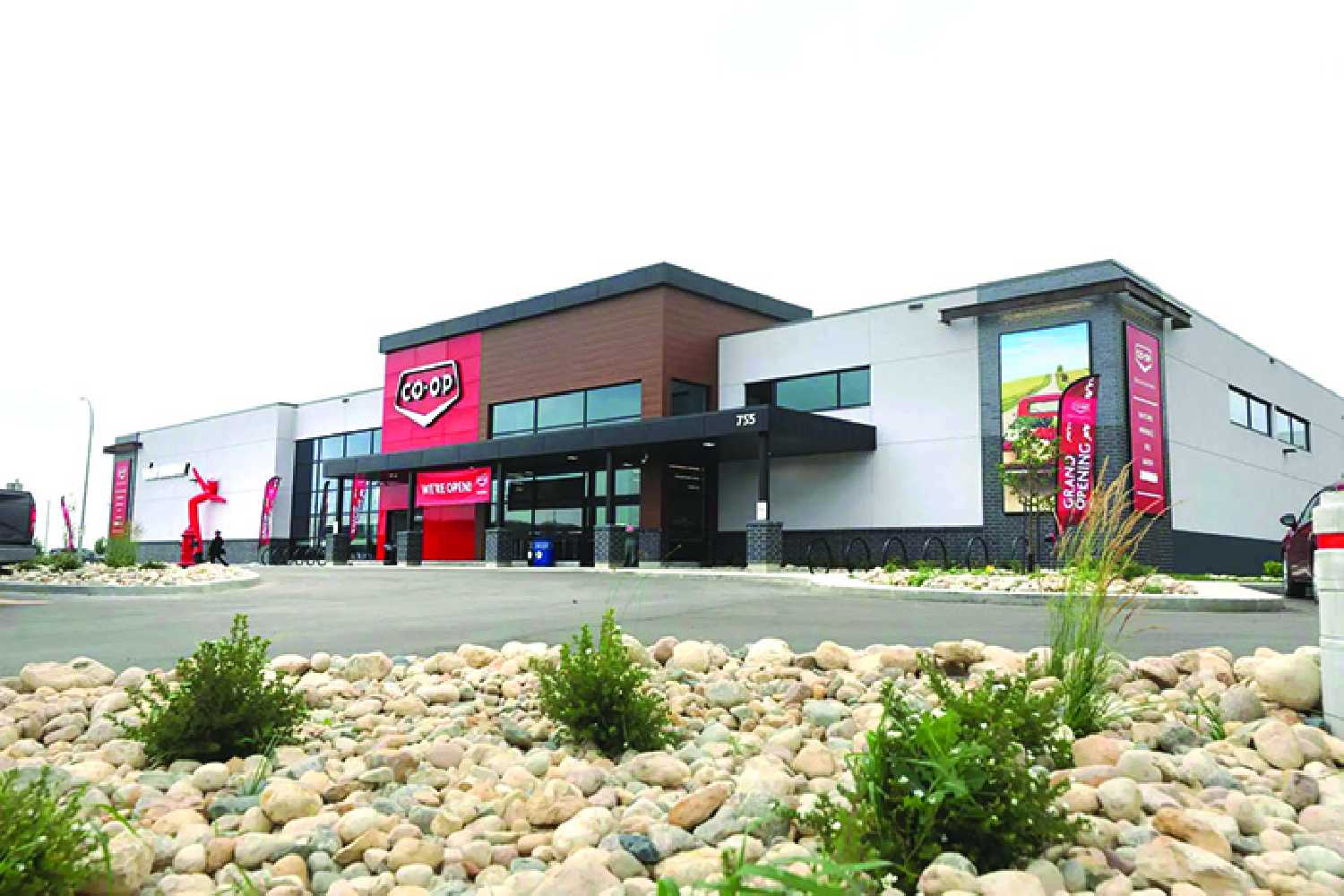 Borderland Co-op has announced it will build a new 30,000 square foot grocery store in Moosomin. Construction will start within weeks, and the building should be completed in late 2024 or early 2025.